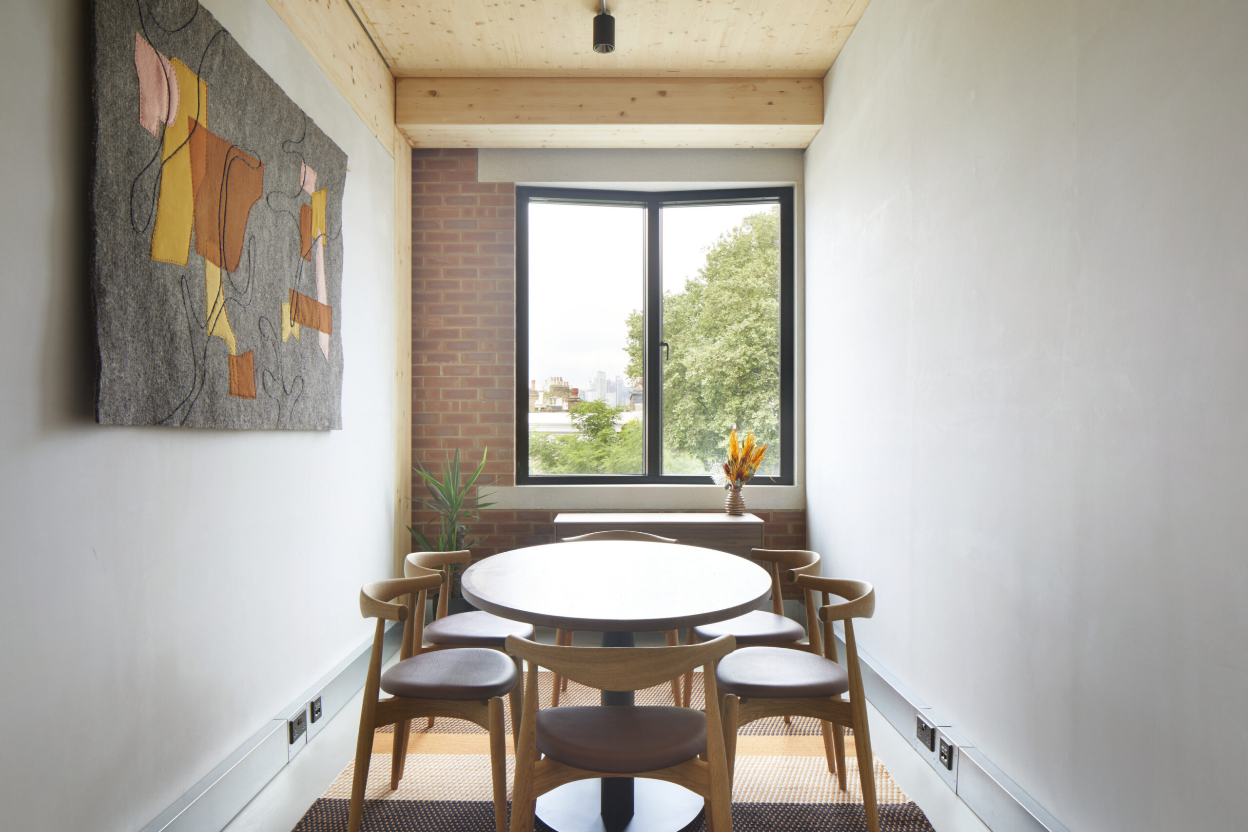Virtual office membership grants you a discount on our meeting room prices.